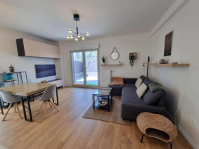 Cosy retreat with terrasse and parking, near Paris and Disney, 5min to train station